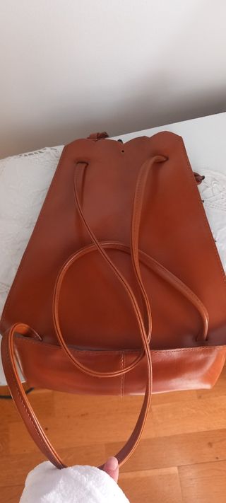 Bolso de cuero marrón