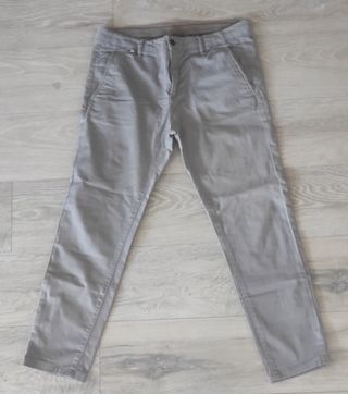 Pantalón chino Zara T/40 Gris