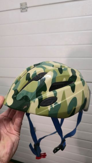 Casco infantil camuflaje