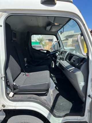 Mitsubishi Canter 3C15 Caja Fibra