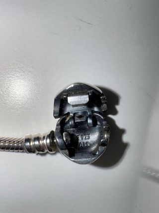 Pulsera Pandora 17 cm + charm