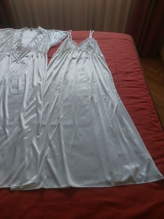 Conjunto bata y camisón satén blanco
