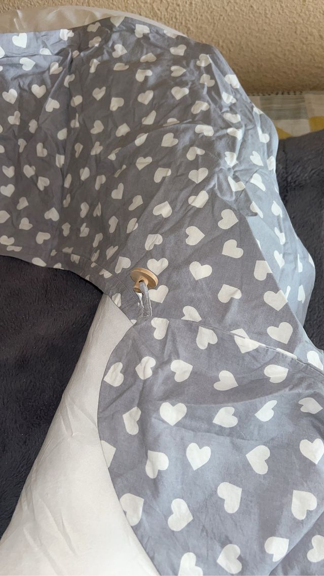 Cojín Lactancia Corazones Gris