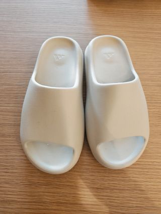 Adidas Yeezy Slide Bone (2022)