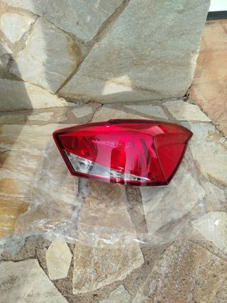 Óptica trasera derecha Seat Ibiza