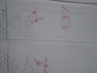 Sábana individual bordada a mano