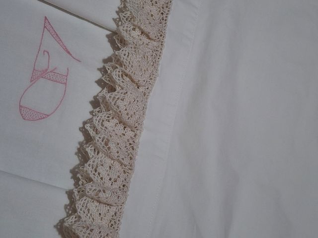 Sábana individual bordada a mano