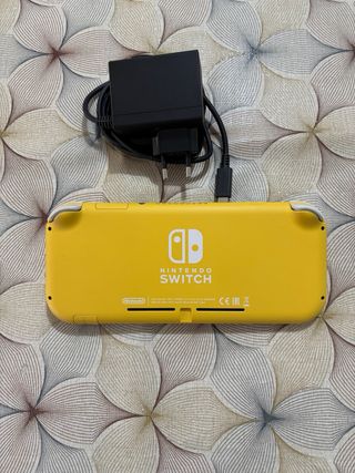 Nintendo Switch Lite Gialla