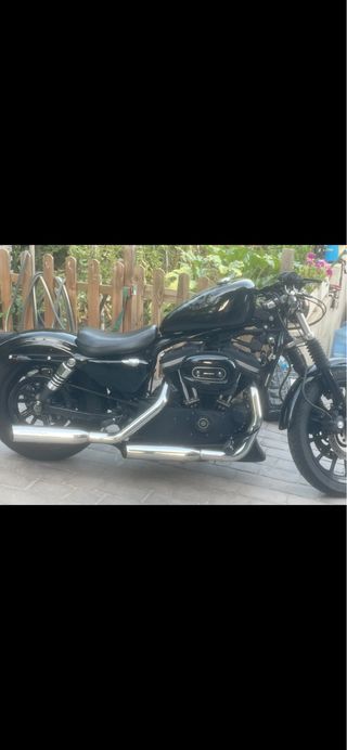 Harley Davidson Moto Negra sporter 883 R