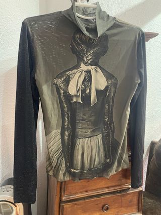 Blusa tul con estampado de bailarina