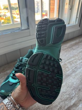 Zapatillas Nike V2K Verde y Plata