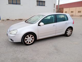 Volkswagen Golf 2004