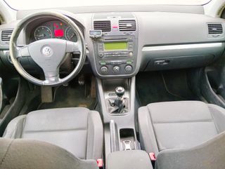 Volkswagen Golf 2004