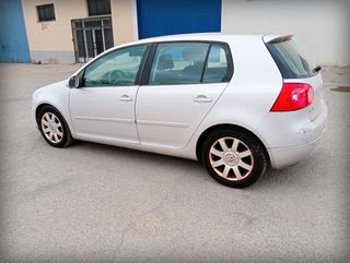 Volkswagen Golf 2004