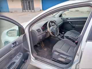 Volkswagen Golf 2004