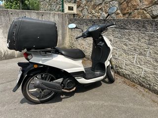Peugeot Tweet 125 2018 Blanca