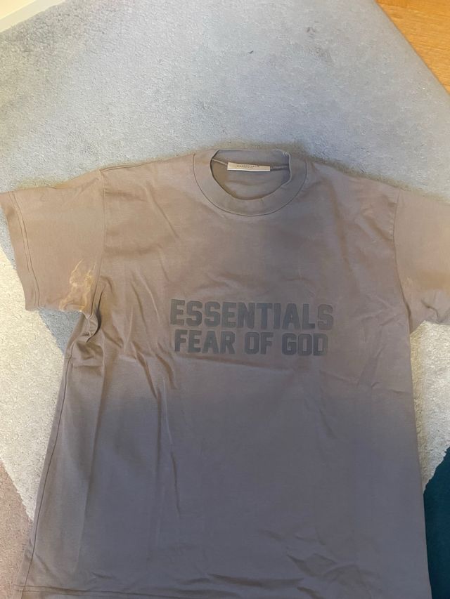Camiseta Essentials Fear of God Marrón