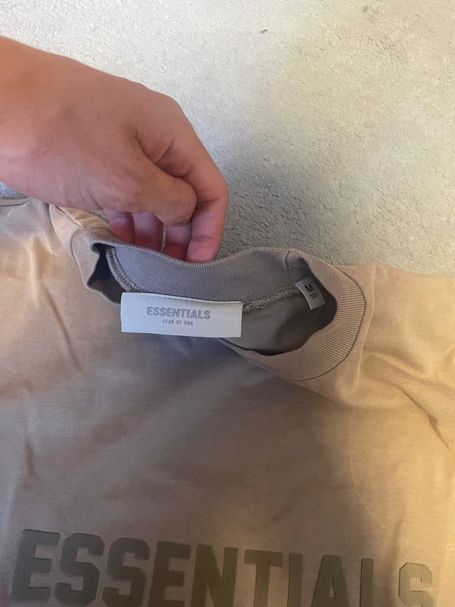 Camiseta Essentials Fear of God Marrón