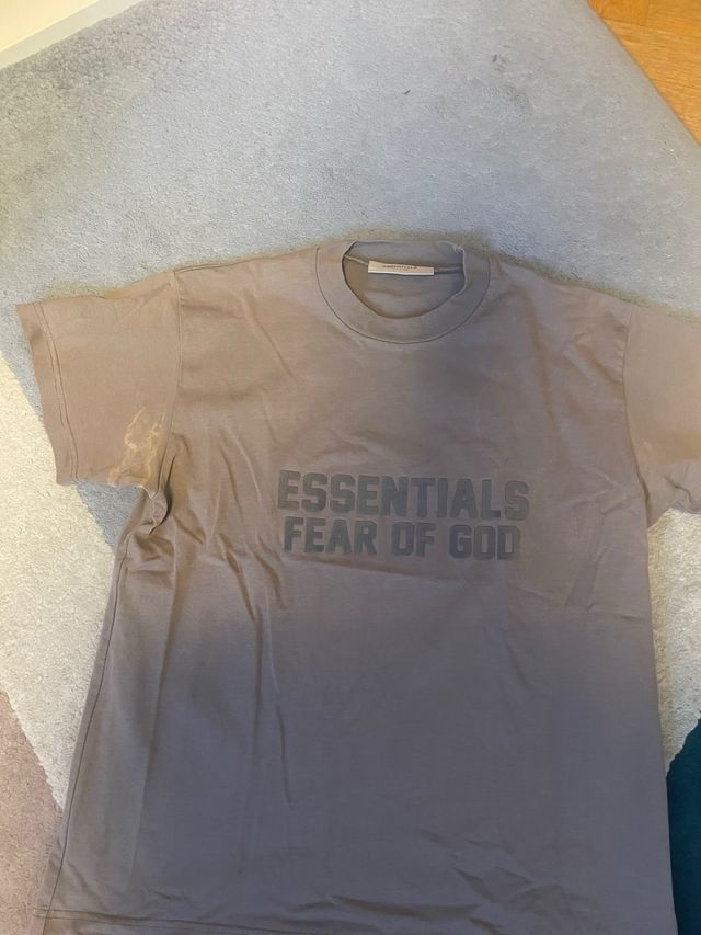 Camiseta Essentials Fear of God Marrón