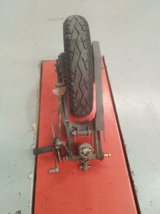 Suzuki GS 500 Parte Trasera Completa