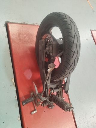 Suzuki GS 500 Parte Trasera Completa