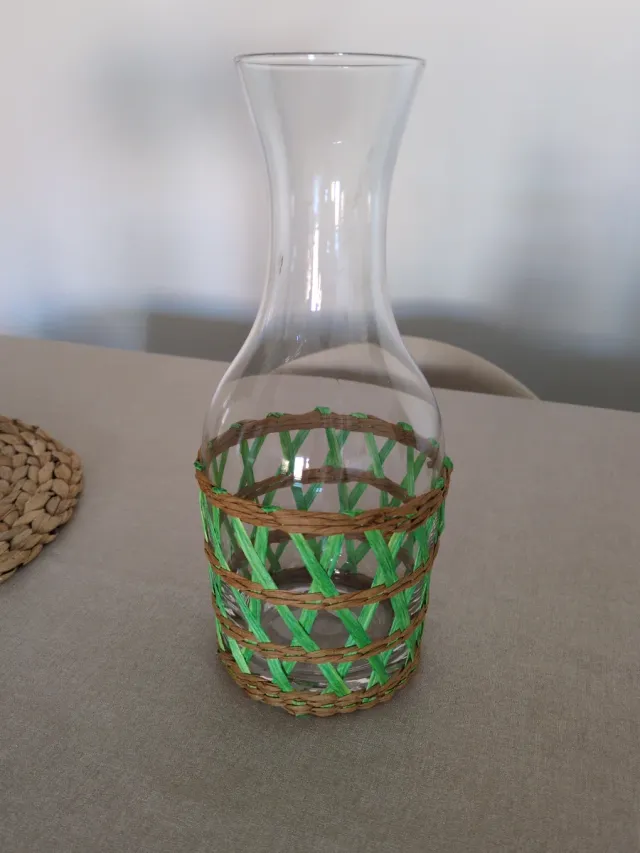 Vaso etnico in cristallo e midollino verde