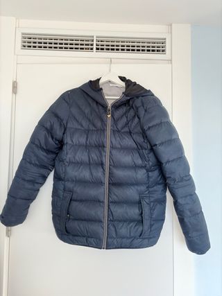Plumas ligero con capucha azul