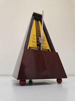 Metrónomo Wittner Maelzel con campana