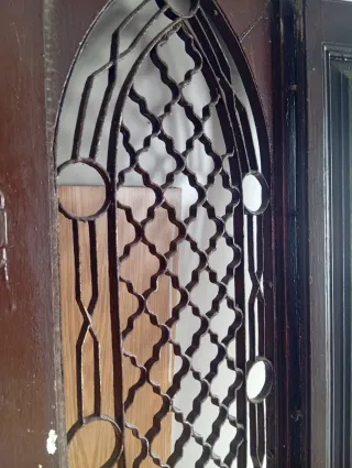 Puertas antiguas madera y reja