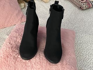 Botas negras de tacón