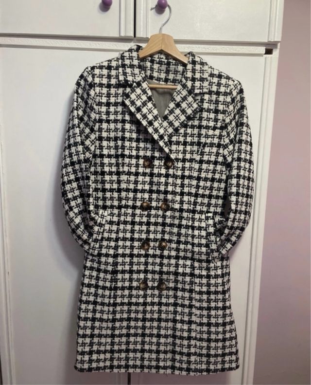 Abrigo SHEIN cuadros blanco y negro