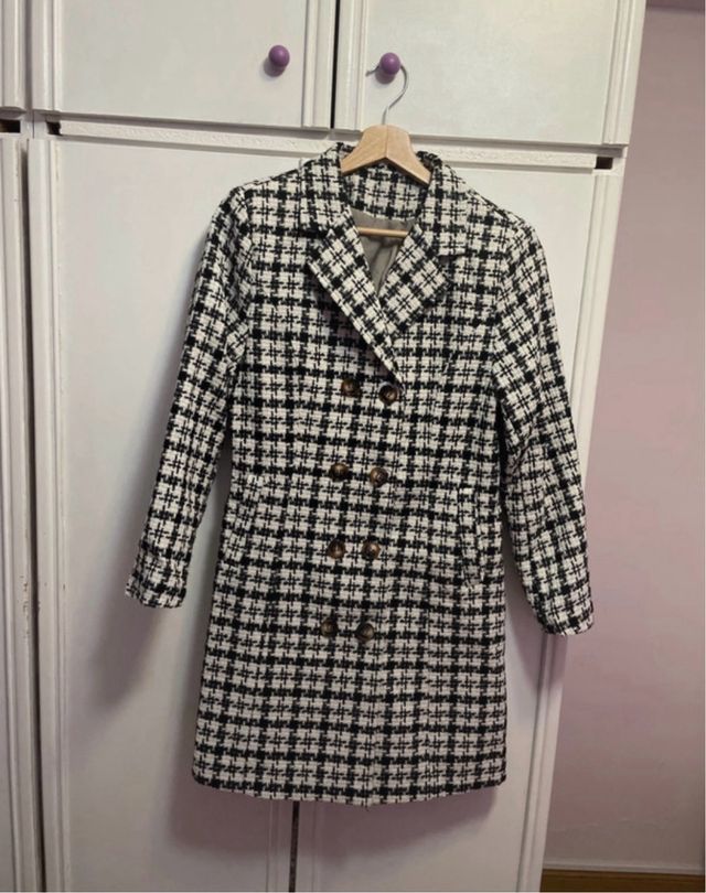 Abrigo SHEIN cuadros blanco y negro