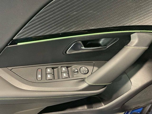 Peugeot 2008   BlueHDI 130 S&S EAT8 GT