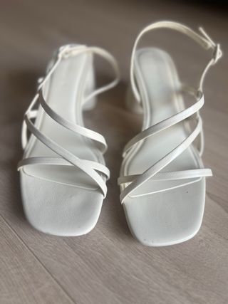Sandalias Zara Tacón Cuadrado Blanco Crudo
