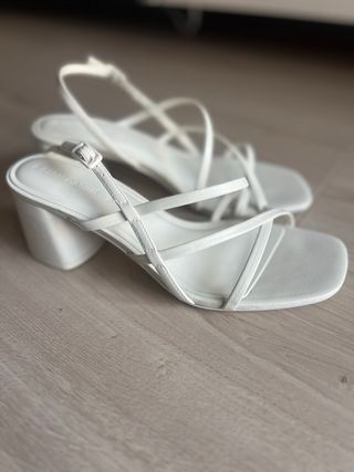 Sandalias Zara Tacón Cuadrado Blanco Crudo
