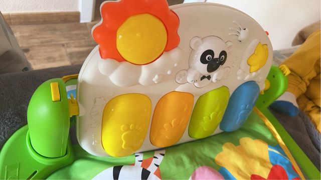 Gimnasio bebé musical