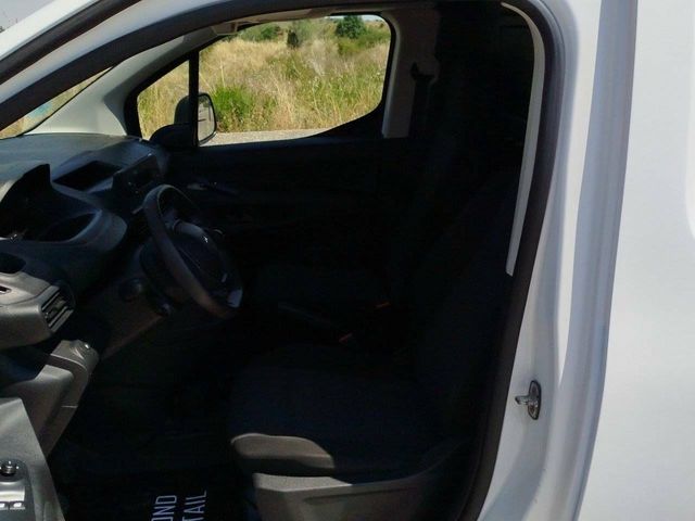 Peugeot Partner   Standard 600kg BlueHDi 73kW Pro