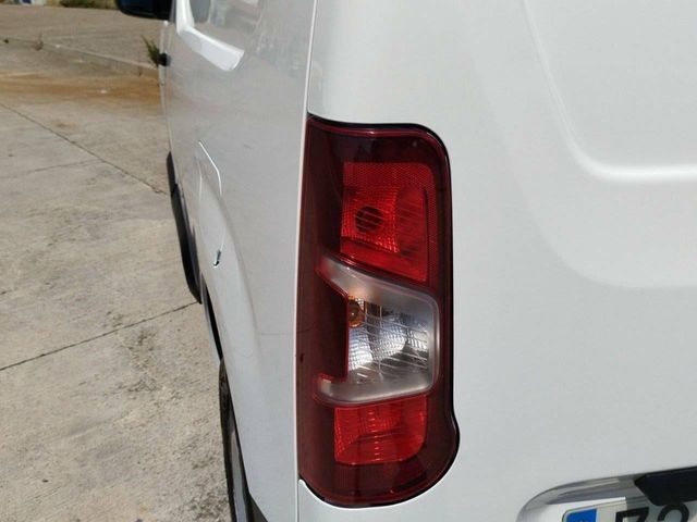 Peugeot Partner   Standard 600kg BlueHDi 73kW Pro