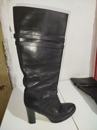Botas altas cuero Massimo Dutti negras