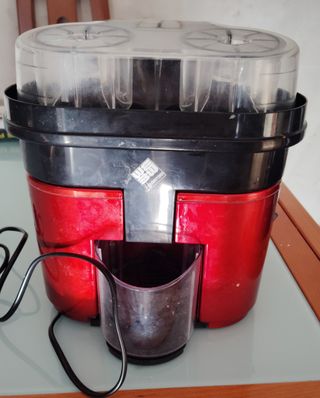 Exprimidor de zumo rojo