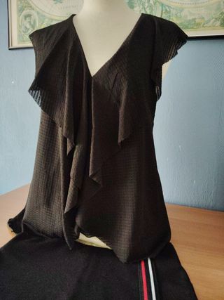 Camisa Mango y Falda Stradivarius Talla M