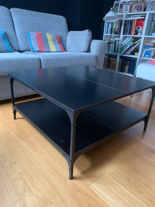 Mesa de centro negra metálica