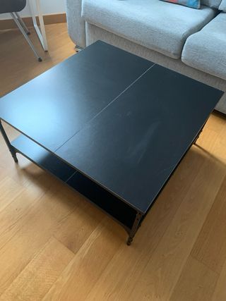 Mesa de centro negra metálica
