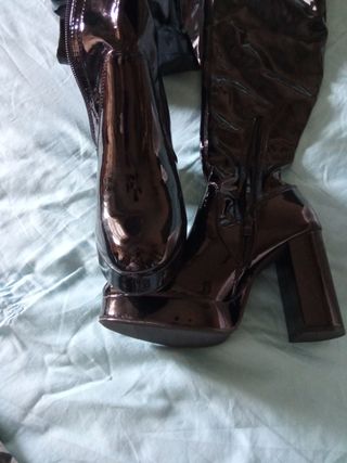 Botas altas charol negras