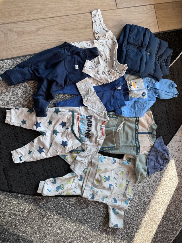 Lotto abbigliamento bimbo 6/9 mesi