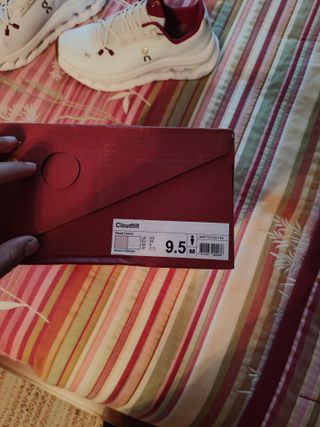 On Running Cloud | Zapatillas Blancas y Rojas
