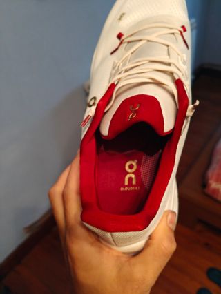 On Running Cloud | Zapatillas Blancas y Rojas