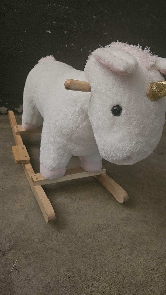 Caballito balancín unicornio peluche