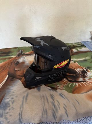 Casco SMK Talla XL