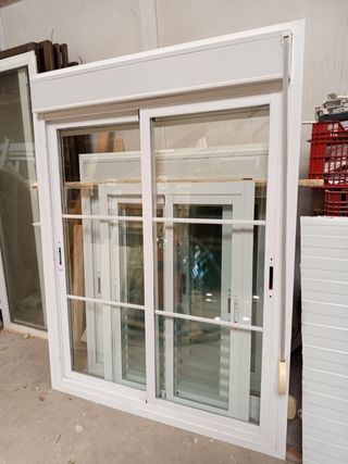 Ventana corredera blanca